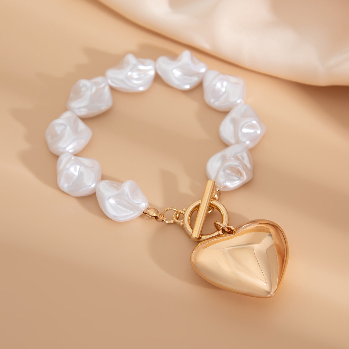 Fashionable heart-shaped hollow pendant collarbone chain simple flat bead pearl necklace set