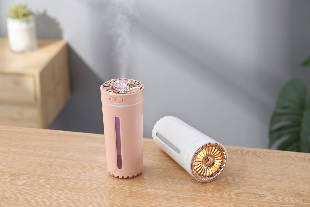 New small large fog volume silent portable usb car aromatherapy phantom cup colorful night light car humidifier