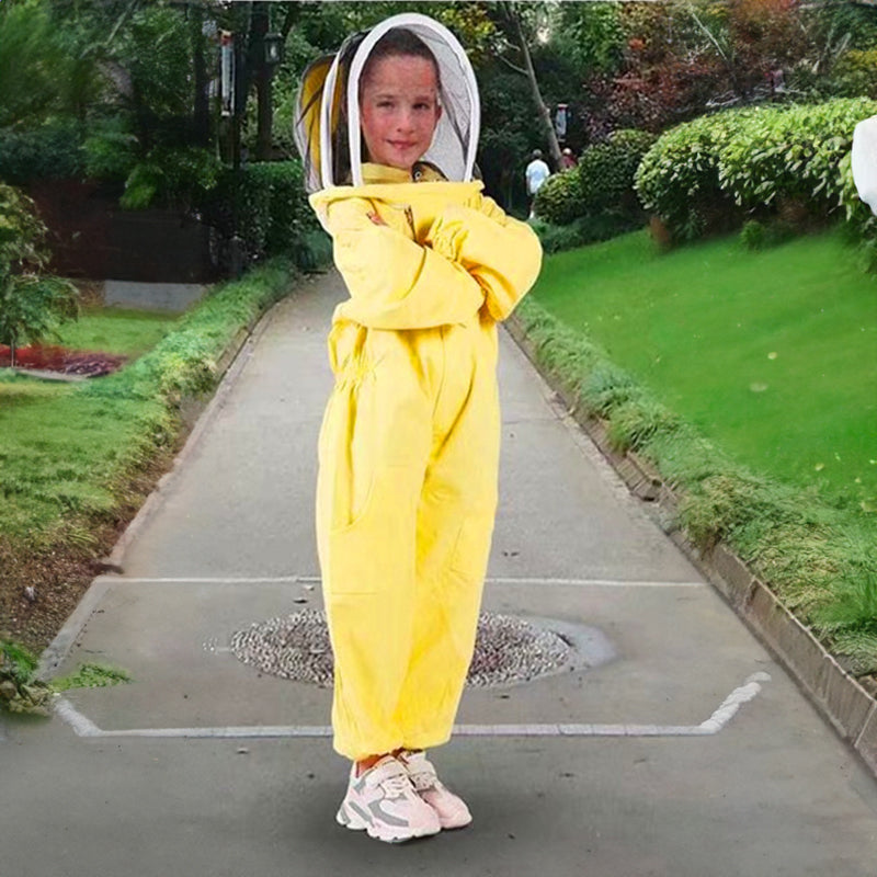 A set of children's beekeeper suits (breathable type), beekeeping equipment, and gloves.