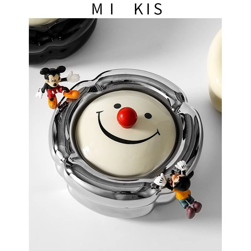 Light luxury and high-end feeling, home living room, anti fly ash with lid, office, high-end and atmospheric level, ceramic creative ashtray