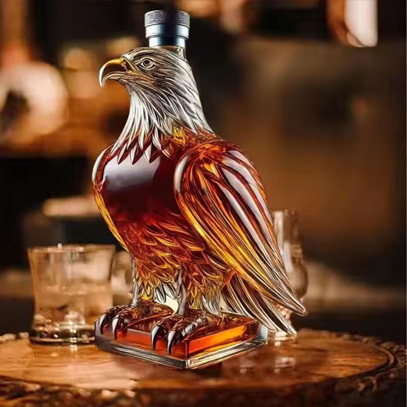 Small Eagle - shaped Whiskey Decanter. Ideal for Dad or Husband. Exquisite Glass Bottle, Perfect for Holiday Home Decor