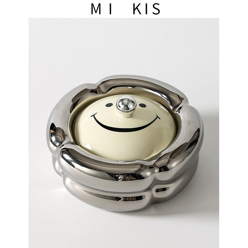 Light luxury and high-end feeling, home living room, anti fly ash with lid, office, high-end and atmospheric level, ceramic creative ashtray